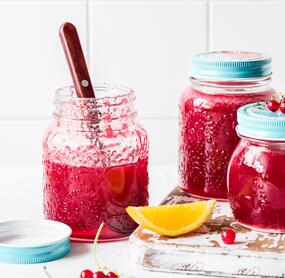 Rote Johannisbeer-Orangen-Marmelade ohne Gelierzucker