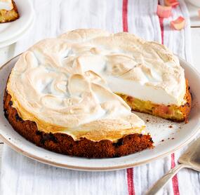 Rhabarberkuchen mit Baiser