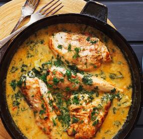 Low-Carb-Zwiebel-Sahne-Hähnchen