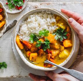 Cremiges Kürbiscurry mit Reis