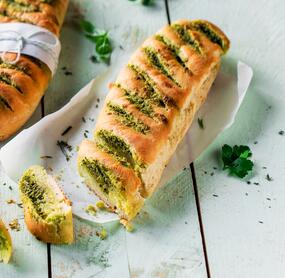 Knuspriges Kräuterbaguette