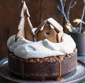 Schokoladenkuchen mit Nuss-Karamell