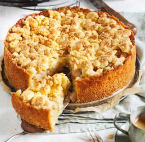Apfelstreuselkuchen mit Pudding