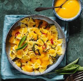 Pasta mit Kürbissoße