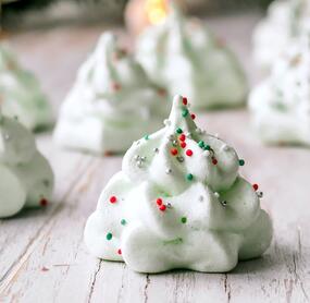 Weihnachtsbäumchen aus Baiser