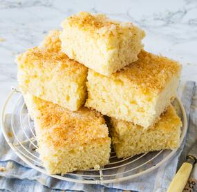 Buttermilch-Kuchen mit Kokos