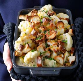 Blumenkohl-Brezel-Auflauf mit Käse-Senf-Soße