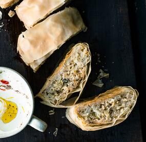 Spitzkohl-Hack-Strudel
