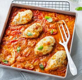 Überbackenes Caprese-Chicken