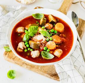 Italienische Minestrone mit Salsiccia