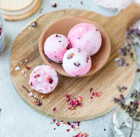 Entspannende Badebomben