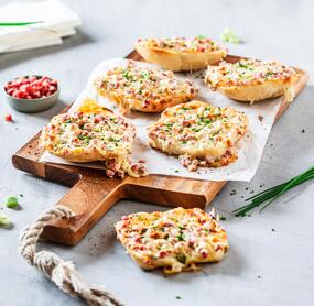 Flammkuchenbrötchen mit Speck