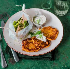 Gedämpfter Lachs mit Süßkartoffelrösti