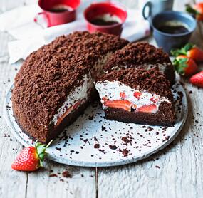 Maulwurftorte mit Eierlikör-Sahne