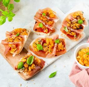Schinken-Melonen-Bruschetta
