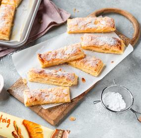 Einfache Quarkstangen mit Blätterteig