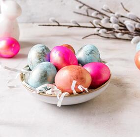 Funkelnde Metallic-Ostereier