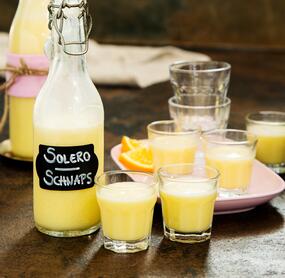 Sahniger „Solero“ -Schnaps