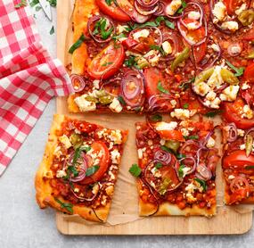 Pizza mit Feta ohne Hefe