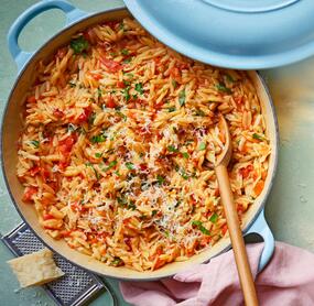 Schneller One-Pot-Tomaten-Orzo