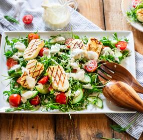 Griechische Halloumi-Salat-Platte
