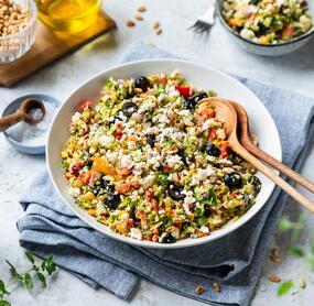 Brokkolisalat Greek Style