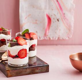 Erdbeer-Bananen-Schoko-Trifle