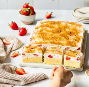 Fantakuchen mit Erdbeeren