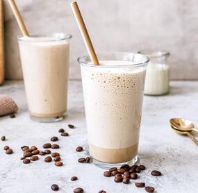 Geeistes Kaffee-Wölkchen