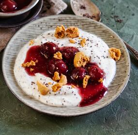 Mohn-Mascarpone-Creme mit Kirschkompott