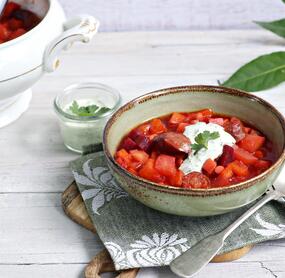 Pikanter Eintopf mit Räucherwurst