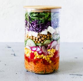 Schichtsalat mit Feta