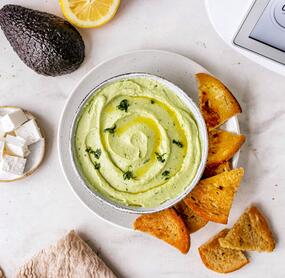 Cremiger Avocado-Feta-Dip