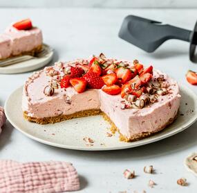 Erdbeer-Käsekuchen mit „Yogurette“