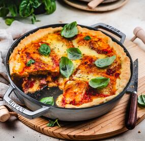 American Deep Dish Pizza