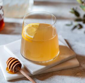 Wohltuendes Honigwasser