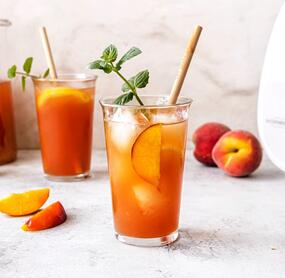 Erfrischender Pfirsich-Eistee