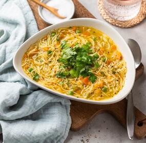 5-Zutaten-Nudelsuppe