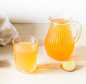 Spritzig-süßer Apfelsaft