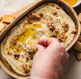Cremiger Honig-Feta-Dip