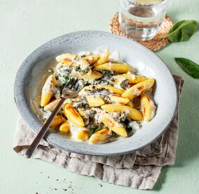 Schnelle Schupfnudeln mit Rahmspinat