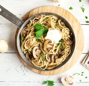 Spaghetti in Champignon-Rahmsoße