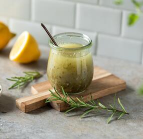 Aromatische Kräuter-Marinade
