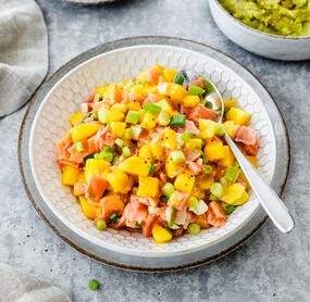 Lachs-Mango-Salat mit Avocado