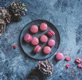 Einfache Himbeer-Macarons