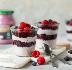 Overnight Oats mit Heidelbeer Cassis Joghurt