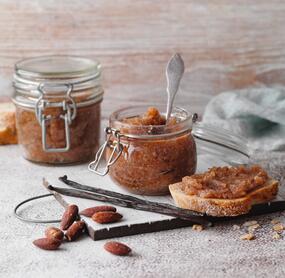 Fein salzige Mandelcreme mit Vanille
