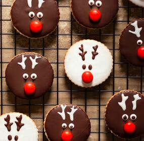 Rentier-Gewürzplätzchen