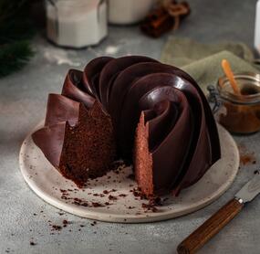 Lebkuchen-Gugelhupf mit Schokoglasur