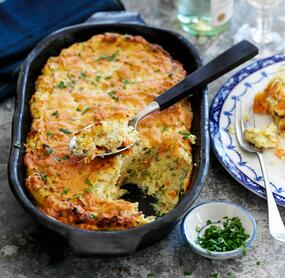 Schnelles Cheese and Onion Kartoffelgratin